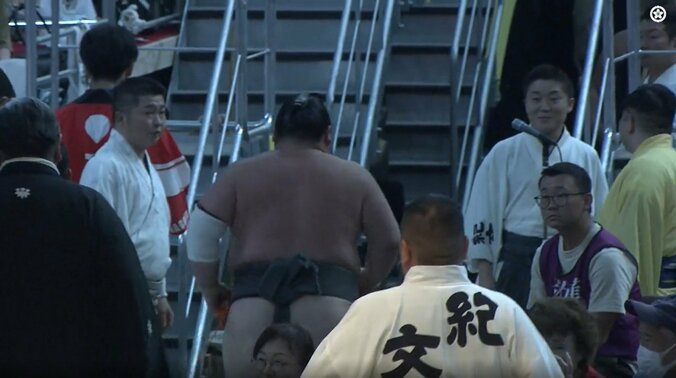 まさかの光景に呼出も笑顔