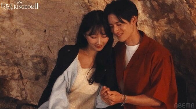 【写真・画像】元AKB、押し倒され濃厚キス…”20秒キス”で話題のRISE王者と「ずっとこうしてたい」　3枚目