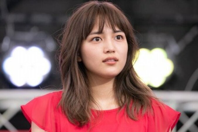 『ヒモメン』川口春奈、佐藤仁美とのお茶目な看護師ショットを披露　撮影裏話も披露 1枚目