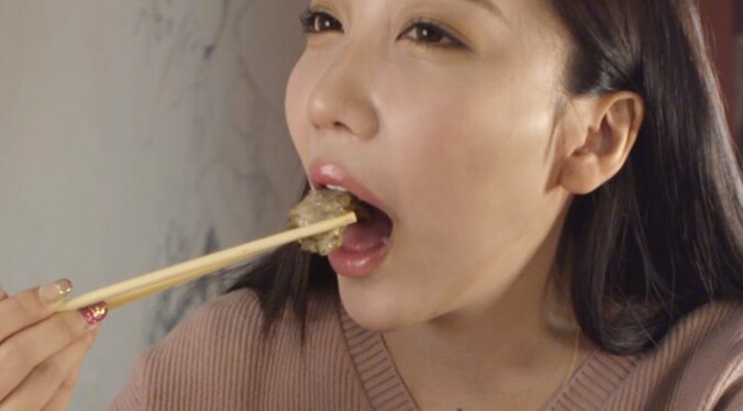 『網の上で変身、その可能性無限大』ざわちん、激ウマ肉料理でメシテロ敢行 3枚目