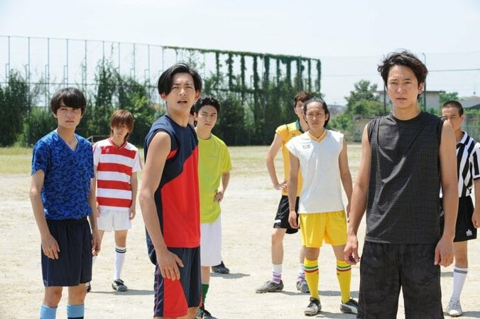 『地球征服』イケメンマネーアース、ロケ続行不可能に？  ドラマ『激レアさん』秘蔵映像も！ 11枚目