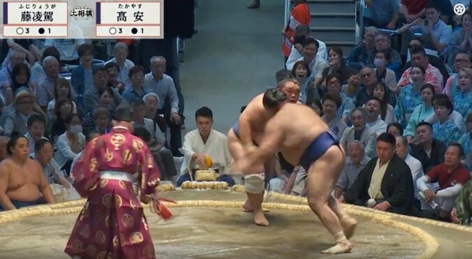 幕内最年長力士が“くるり一回転” 173kgの巨体ヒラリ「でたアクロバット相撲」「角界のジダン・高安」意表を突く妙技に館内どよめき 4枚目