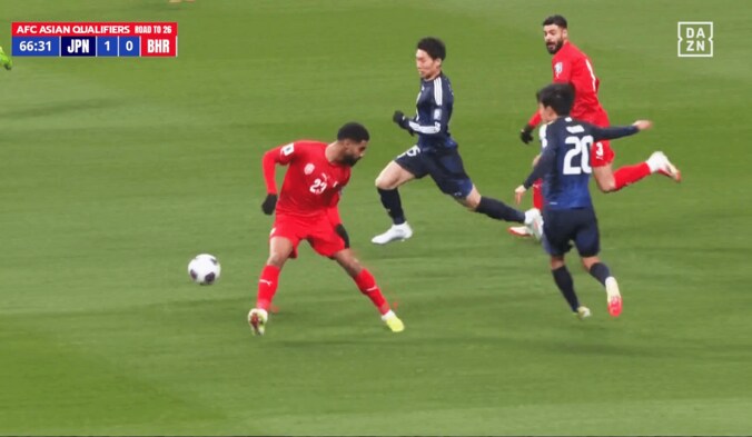 【写真・画像】震えながら…森保一監督、国歌斉唱で大号泣！「毎度毎度グッとくる」「国を背負う覚悟や想い」Ｗ杯最速出場かかったバーレーン戦はスコアレスで前半終了　1枚目