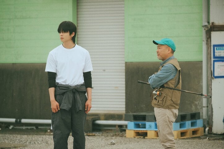 【写真・画像】マキタスポーツはただの釣り人じゃなかった! 意外な“正体”に「えっ!?」「このおじさんも」「なんと!」の反響 『バカンスの法則』第5話 2枚目
