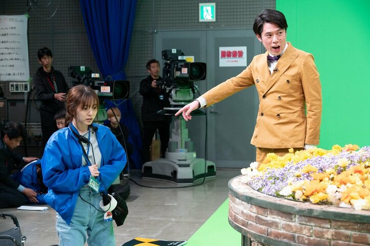 鈴木愛理がすっぴんズタボロADに!? ブラックに働く社畜姿に「髪ボサボサでも可愛いの何事」「すっぴん綺麗すぎん？」と反響