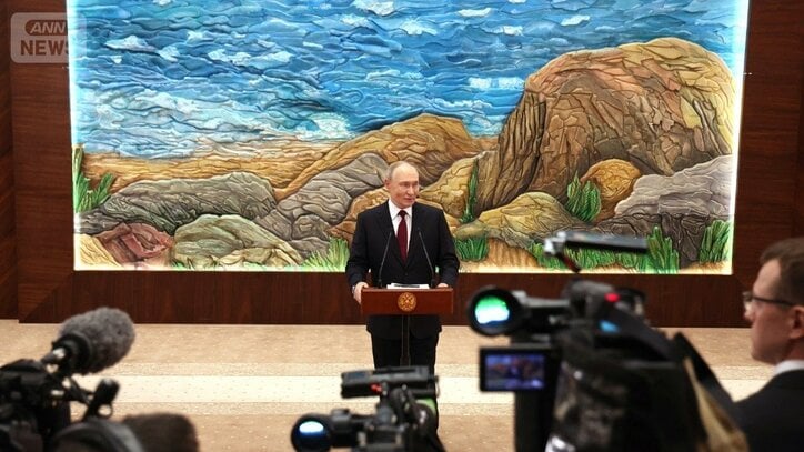 記者の質問に答えたプーチン大統領
