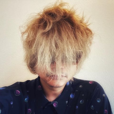 香取慎吾 金髪ボサボサヘアのオフショット公開し 鬼太郎のオシャレ版 色気がダダ漏れ の声 話題 Abema Times