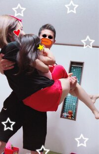 後藤真希『ダブルお姫様スクワット？』