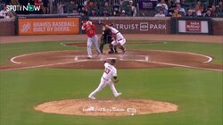 大谷翔平、顔付近への投球に「オー！」と絶叫 現地ファンも「Oh!」の表情 視聴者「危なーーっ」「みんなドキドキするわ」