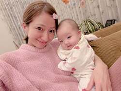 辻希美、次女の成長に喜びを報告「最近声出して笑うようになってきたよ」
