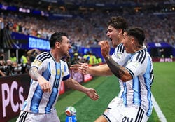 【W杯】メッシ、劇的ボレー弾で「揺れています」 83分…絶体絶命を救った一撃でスタジアムに“異変” 現地が伝えた劇的光景