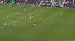 爆速！日本代表・前田大然がピッチ縦断爆走ドリブルで味方のゴールの起点に　巧みなトラップからチャンスを演出しスタジアムを沸かせた瞬間