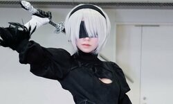 A Striking One-Legged Pose: NieR:Automata’s 2B Cosplay—What Was Hidden Under the Skirt to Recreate the Silhouette?