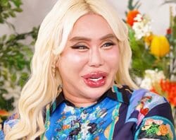 アレン様、過激なミニスカ衣装に不満「ケツに刺さりまくるの！」