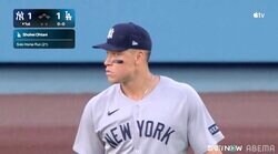 大谷翔平、“お返し”21号特大弾にジャッジは呆然…ライトで打球を見送り驚きの表情「スーパースター2人の競演」反響続々