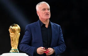 カタールW杯準優勝のフランス代表がデシャン監督と2026年まで契約延長、4度目のW杯へ