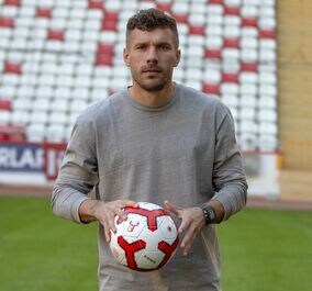 元神戸のポドルスキ、日本と対戦するコスタリカを酷評！「W杯で７失点なんてありえない」