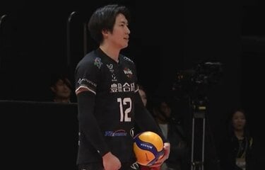 バレーボール、前代未聞の変則シフトで“珍光景” 人気選手のサーブで