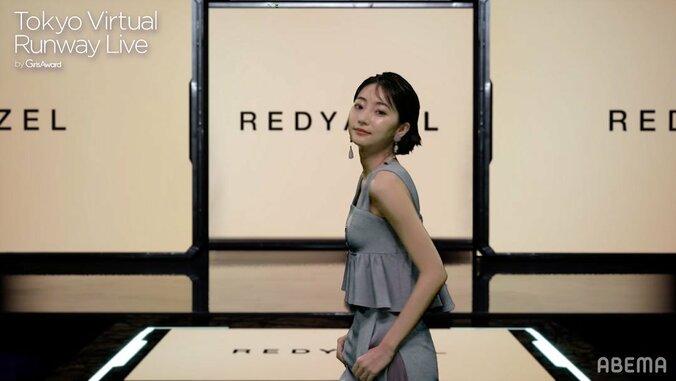 剛力彩芽、バーチャルランウェイを颯爽と闊歩！とびきりの笑顔振りまく【TVRL】 7枚目