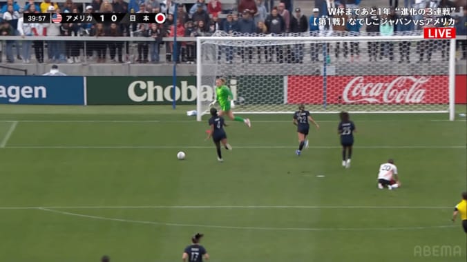 驚愕！なでしこ松窪真心の決定機を潰す…世界女王アメリカの“爆速カバー”に騒然「裏を取ったのに」「あと一歩が…」 5枚目