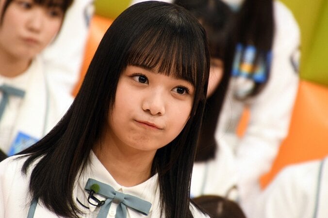 日向坂46、小籔のシゴキで新たな魅力が開花!? 佐々木久美「こんな柿崎初めて見ました」 18枚目
