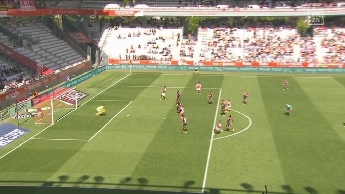 「感じてくれよ」中村敬斗、絶妙スルーパスが惜しくも… 「素晴らしいパスが涙」DFの隙間射抜く“アシスト未遂”に感情露わ 2枚目