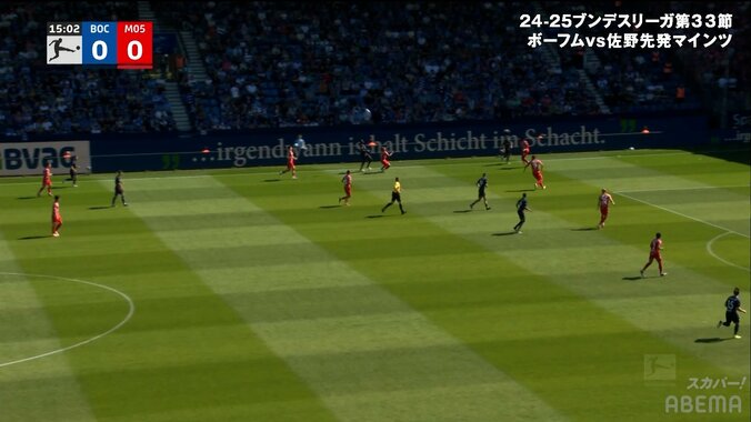 193cm巨漢MFに完勝！ 佐野海舟の“倒れてもボール回収”にファン興奮「球際も強いし本当に最強」「頭いい」ブンデスリーガ１年目でデュエル王争い 2枚目