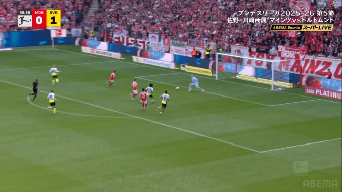 ありえない！ 佐野海舟に同情の声…「さすがに無理」「なんでボランチが最後の砦なの」まさかの数的不利→無慈悲な失点の一部始終 4枚目