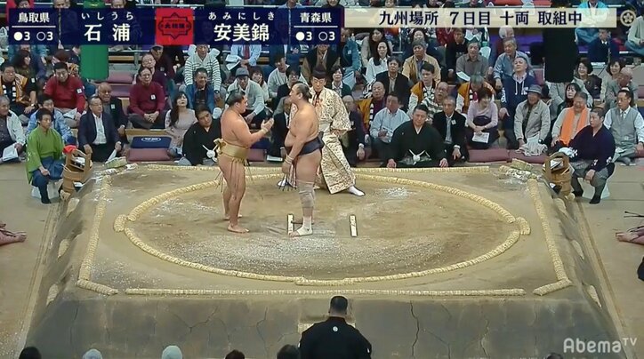 曲者・安美錦VS小兵・石浦　駆け引きの応酬で立ち合い4度　3度目には石浦が“張られ損”も