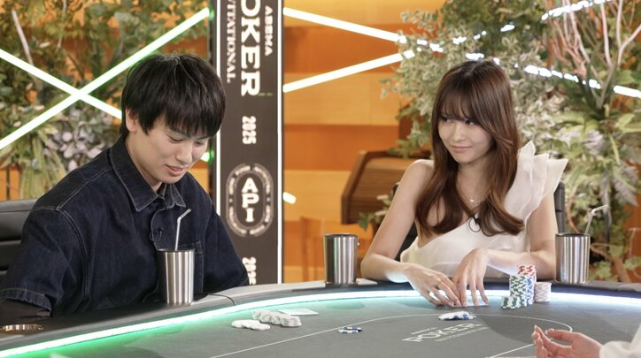 【映像】クールな最強美女が京大卒イケメンに見せた“圧の眼差し”