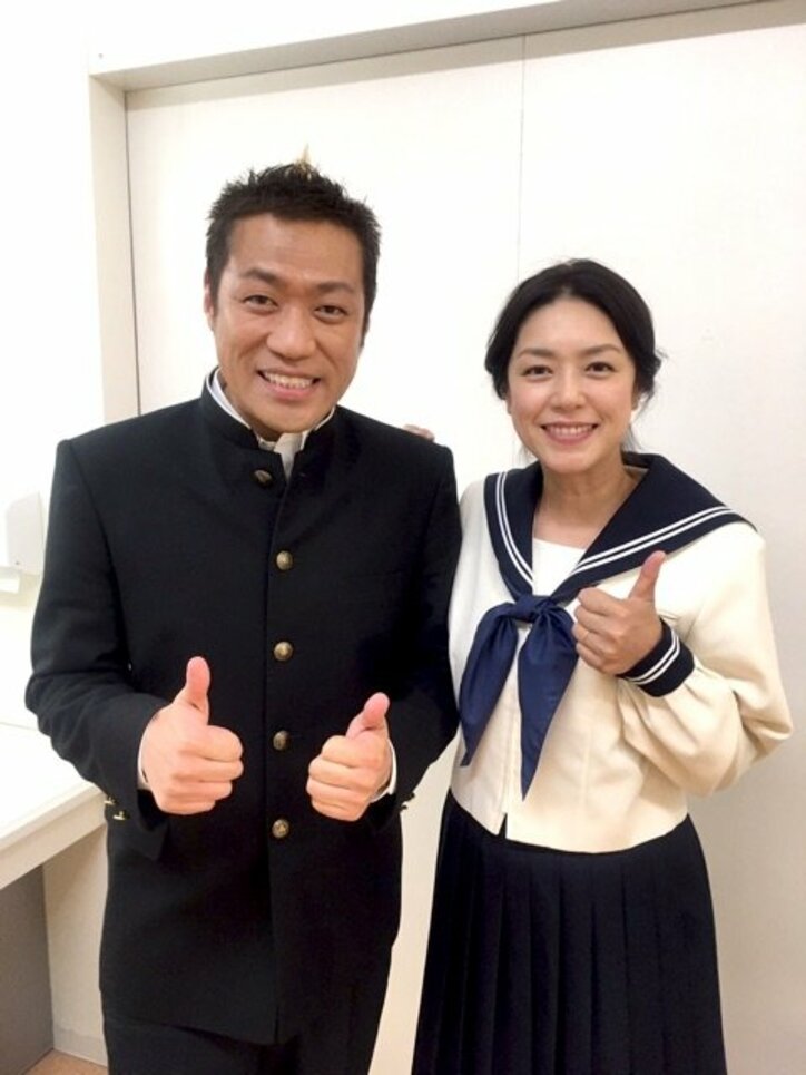 加藤紀子 セーラー服で学ランはなわと 制服2ショット 公開 話題 Abema Times