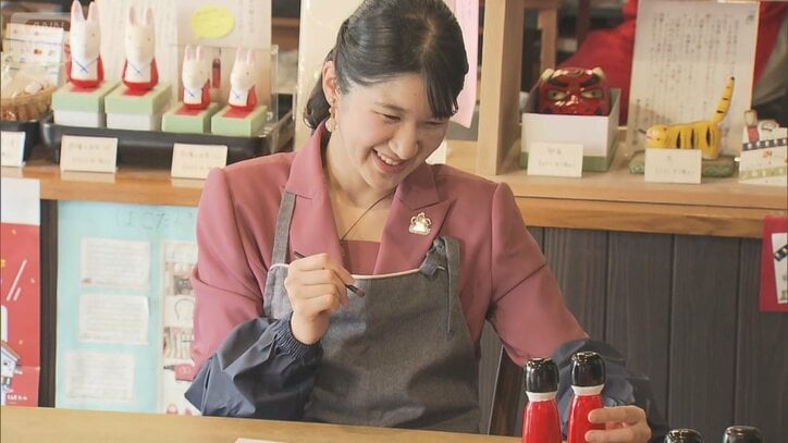 【写真まとめ】愛子さま 3日目は爽やかなライトブルーの装い 大型望遠鏡を覗き込み満面の笑み 2日目には「はこた人形」の眉毛絵付けに苦戦する姿も【鳥取訪問】