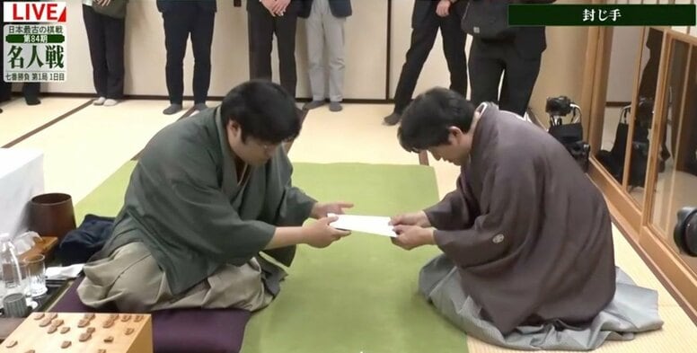 「選択肢の多い局面」糸谷哲郎八段が39手目を封じる 藤井聡太名人との開幕局はほぼ互角のまま2日目へ／将棋・名人戦第1局