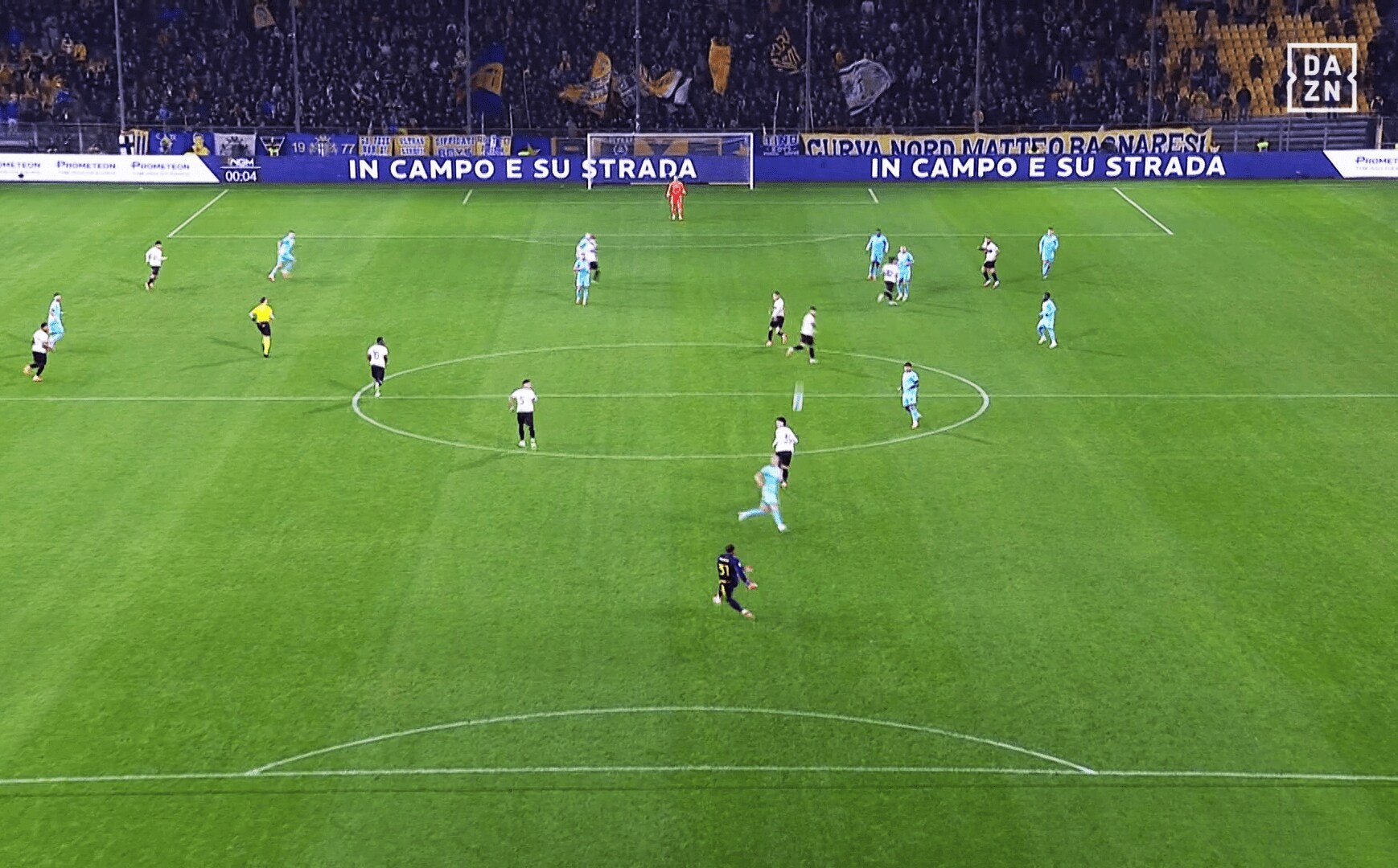 【写真・画像】技あり!マインツ佐野海舟、クイック・スルーパスが脚光「よく見えてるな」「凄みが増してる」敵陣を切り裂いた瞬間 1枚目