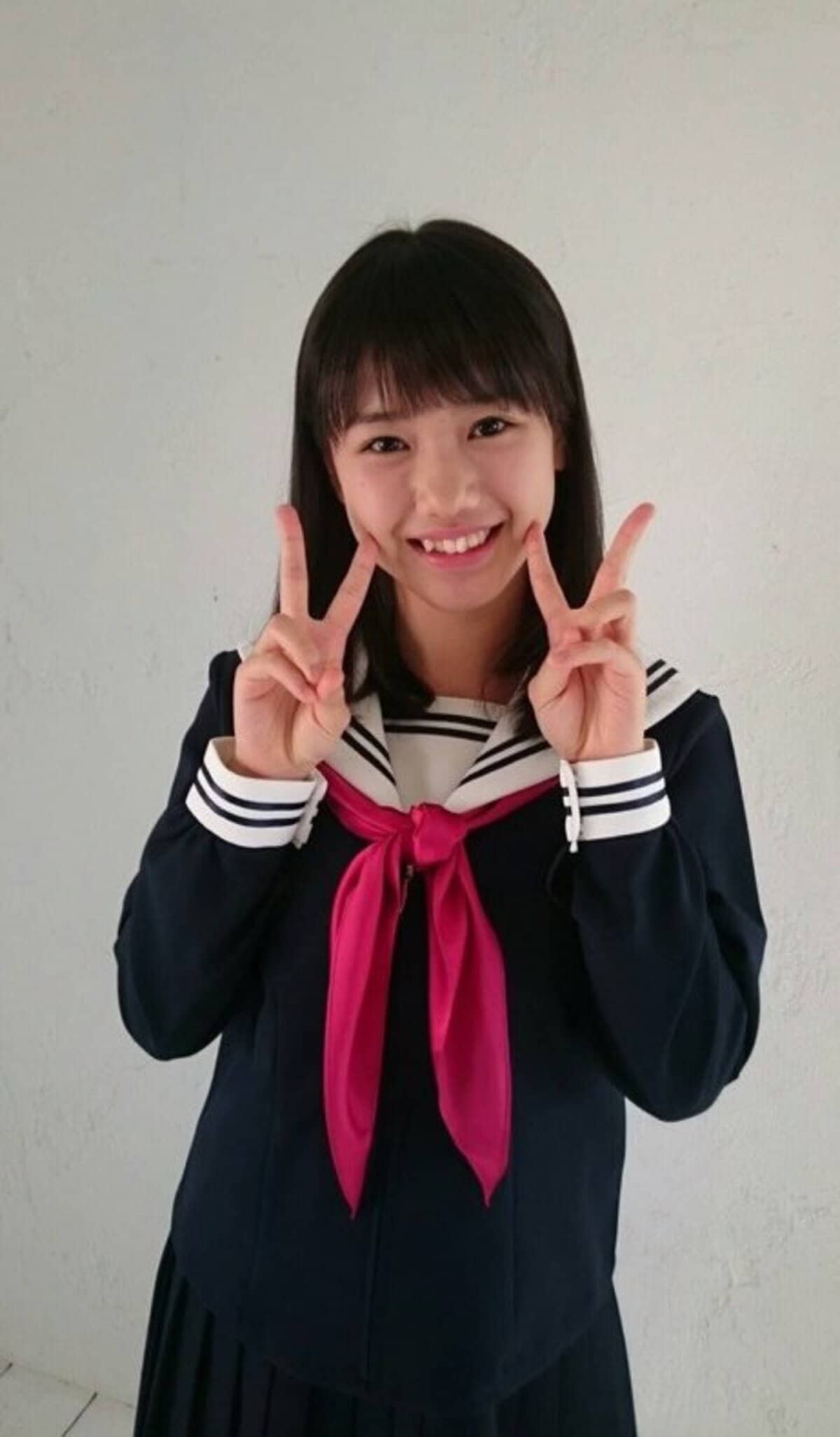 モー娘。新メンバー横山玲奈 可愛すぎな初セーラー服姿公開