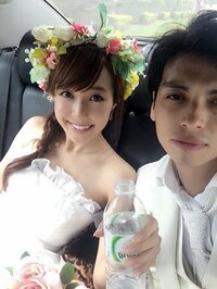 アレクサンダー『今日で結婚して5年間たつのか~^ ^』