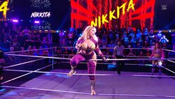 ド迫力の“セクシー海賊”コスプレ（複数カット）