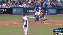 どこ見てんだよ！ 山本由伸が「無双状態」 絶妙コースに“渾身のストレート”… 相手打者の様子がおかしくなる