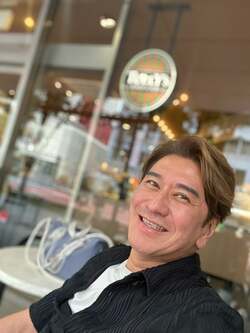  川崎麻世、妻と一緒に義母に贈ったプレゼント「変わった誕プレ」