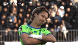 「湘南にメッシがいる！」23歳新星FW、幻惑ドリブルから股抜きゴラッソ！「すごい体幹」「月間ベストゴール」福田翔生が再び“鹿島キラー”