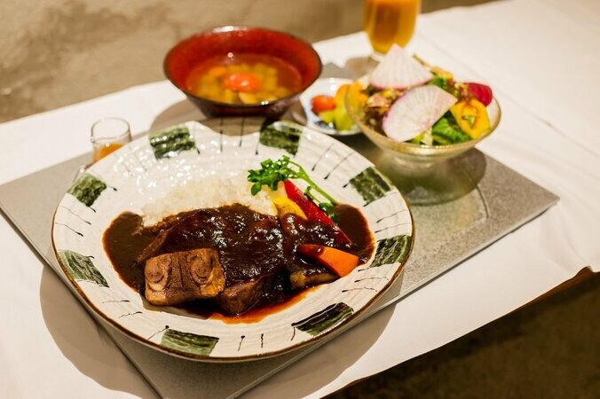 立川対局2日目“勝負めし” 藤井聡太王将は「出汁茶漬け」、羽生善治九段は「ハヤシライス」を選択／将棋・王将戦七番勝負第4局 2枚目