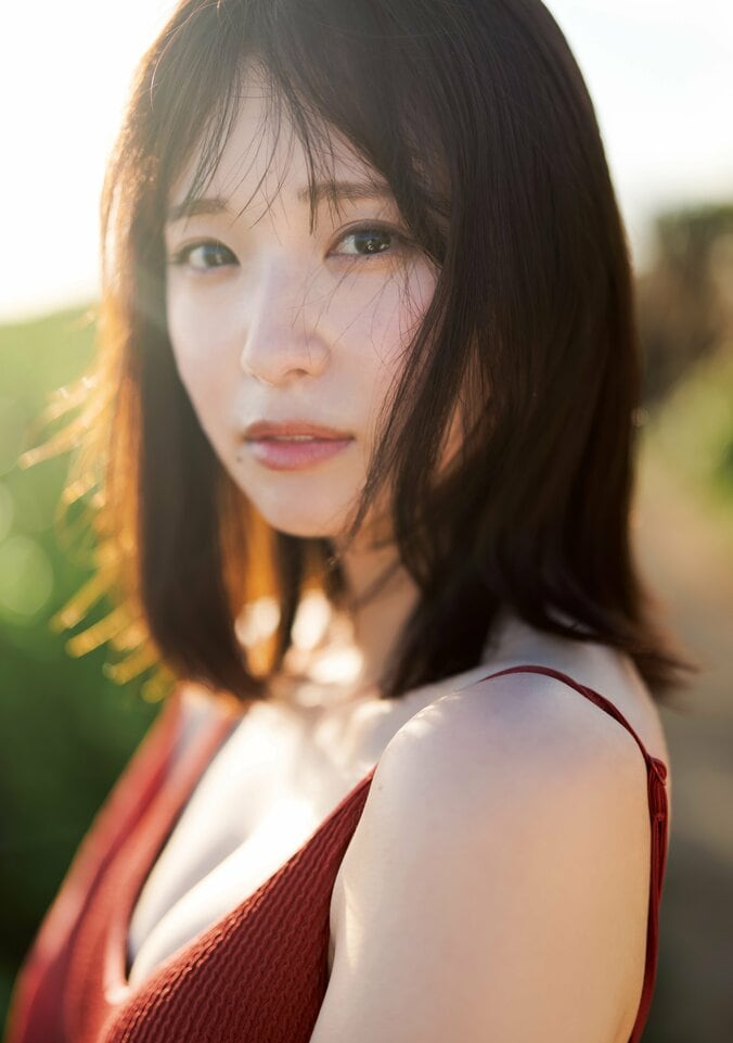 巻頭グラビア：谷口彩菜