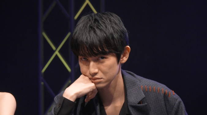 【映像】小籔も悶絶…“リアルアカギ”本郷奏多の鋭い視線