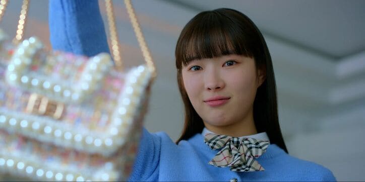 誰もが羨む貴族学校、しかしそこは壮絶な階級社会だった…「貧乏に生まれたのが悪いのよ」転落事件の真相から見える学園内の格差、韓国発の手に汗握る心理戦ドラマ