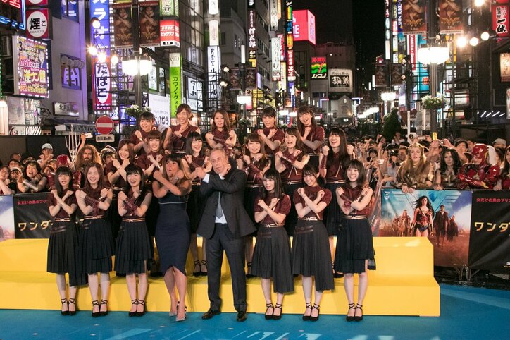 乃木坂46・西野七瀬、歌舞伎町で突然のアカペラ&ダンスに「恥ずかしい」と照れ笑い