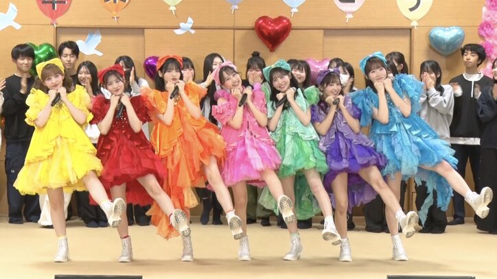 【映像】“近すぎる” FRUITS ZIPPERに生徒の様子がおかしくなる