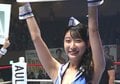 「肩が外れ、腕が変な方向に」ラウンドガールを襲った不運 本人に当時の様子を聞いてみたら「人生で一度も…」