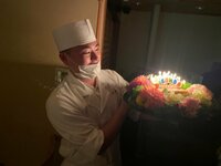 宮崎謙介『ハッピー寿司ケーキ』