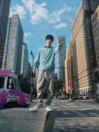 中川大志、NYで巨人に変身？　人生2度目の訪問に大興奮「貴重な経験もさせて頂きました」