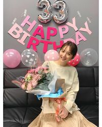 「最強に綺麗な33歳」「いくつになっても可愛い」佐々木希、誕生日にキュートなスマイルショット